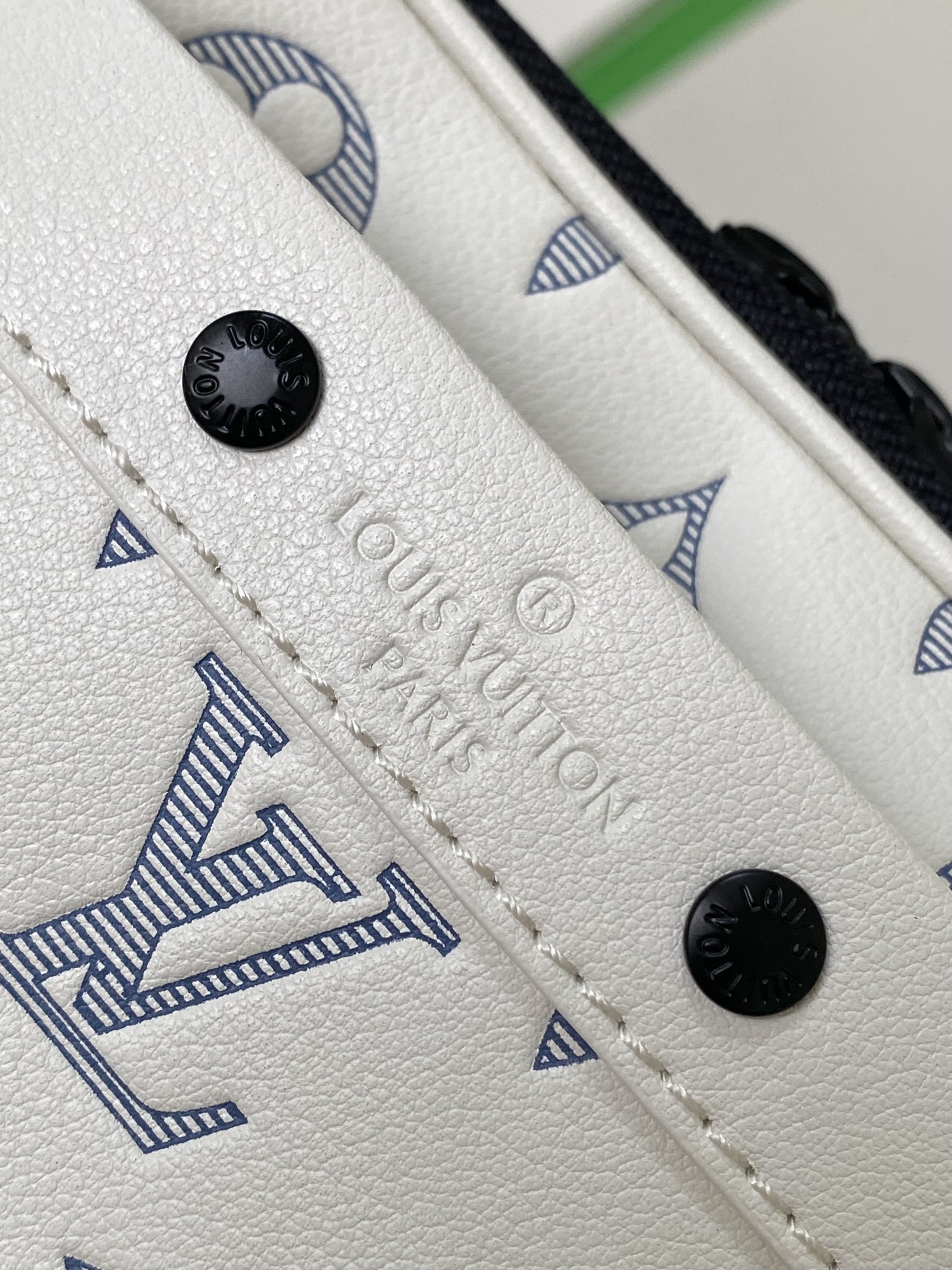 Louis Vuitton Alpha Mini Crossbody Bag M83383 - Image 5