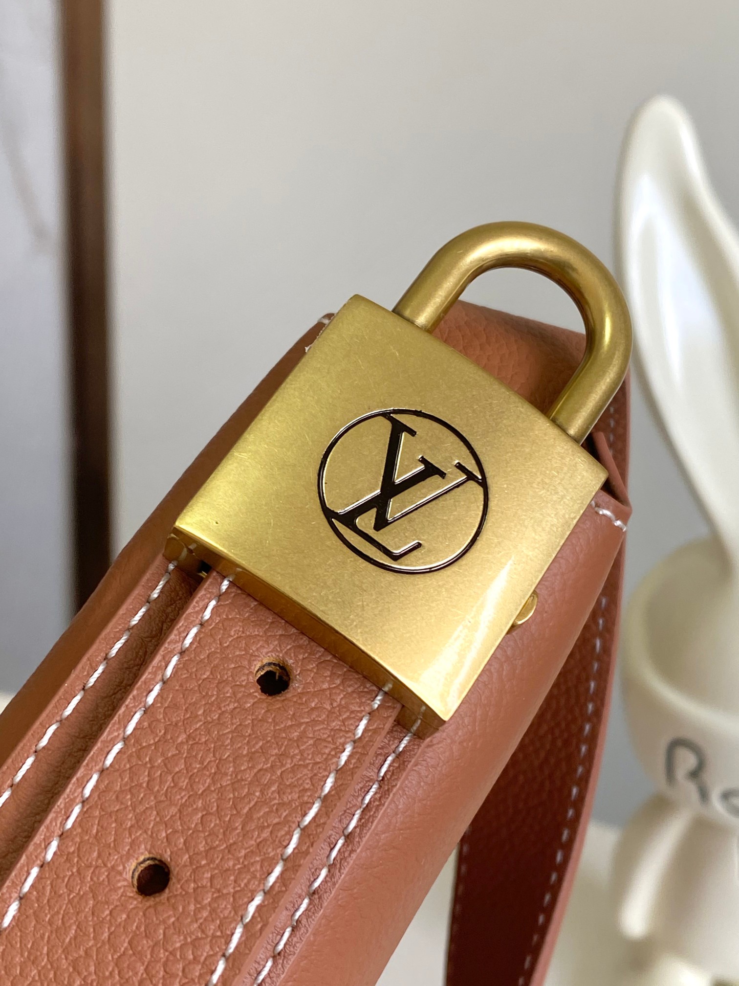 Louis Vuitton Low Key Cookie Medium Handbag - Image 5