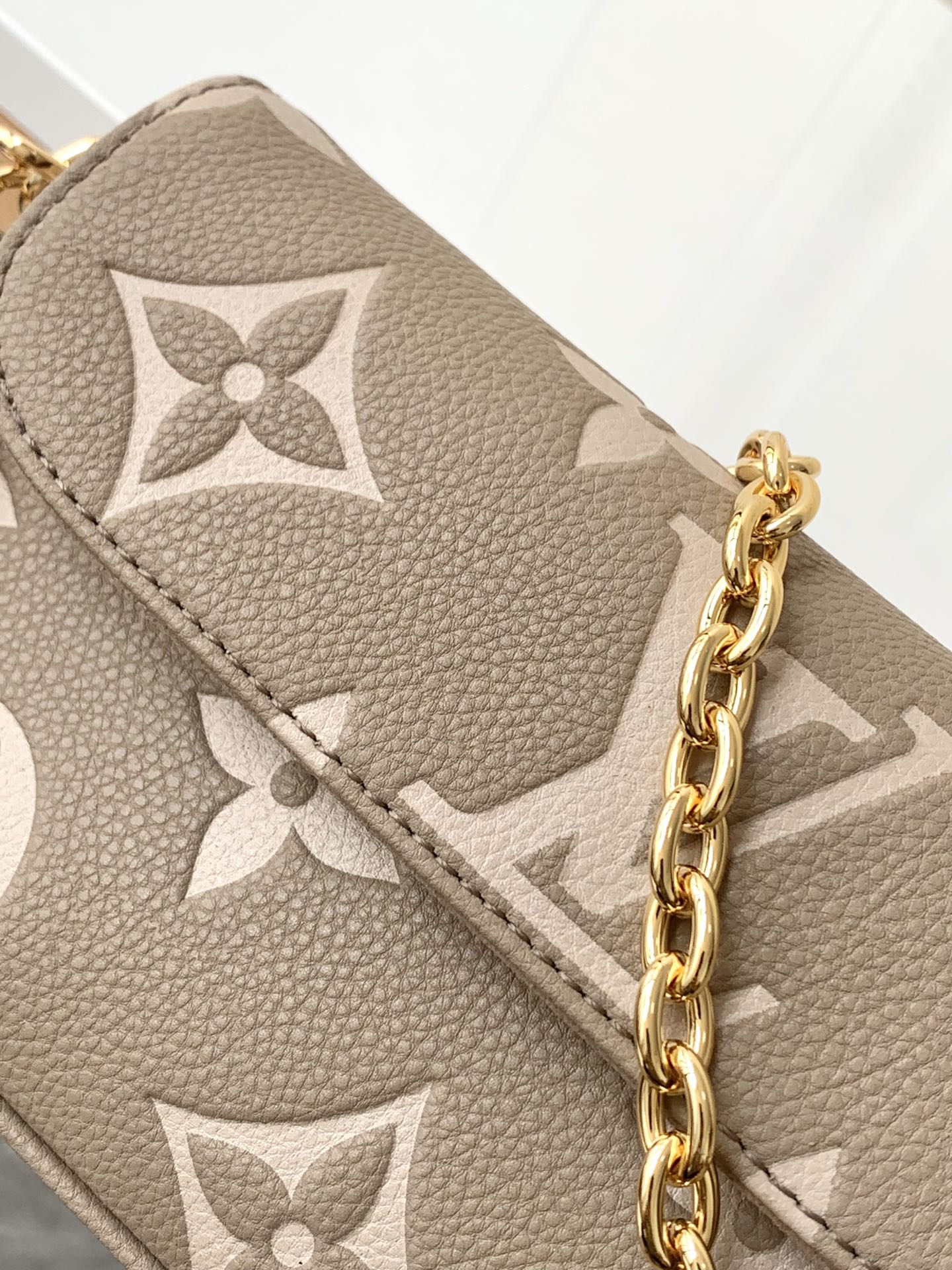 Louis Vuitton Wallet On Chain Monogram Crossbody Bag M82154 M82211 - Image 5