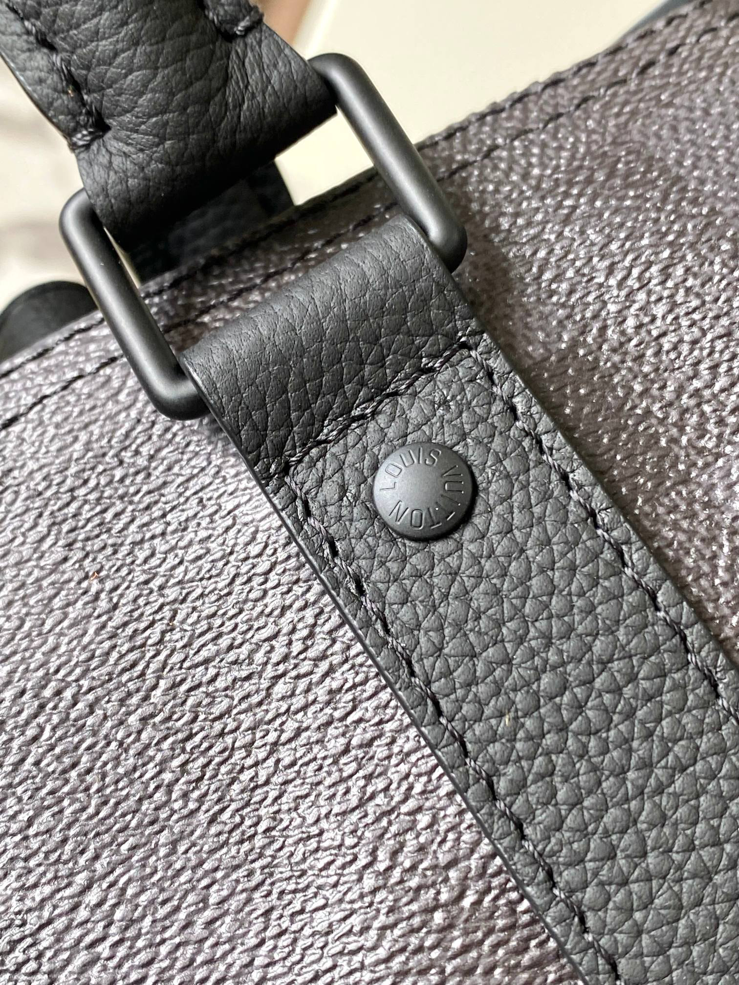 Keepall Bandoulière 25 Leather Crossbody Bag - Image 5