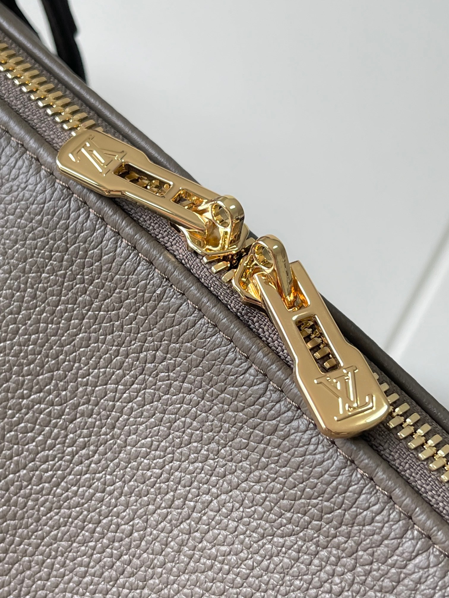 M26360 Gray Small Leather Handbag - Image 5