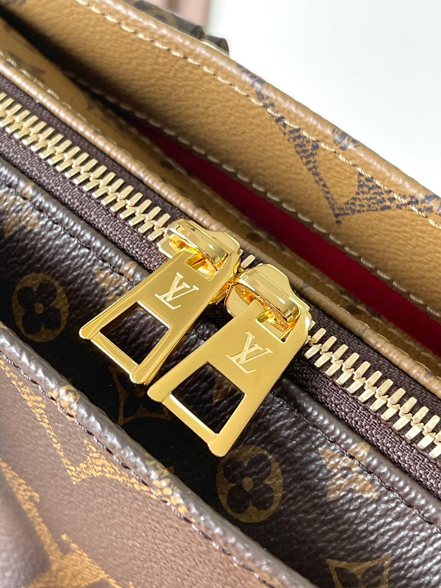 Louis Vuitton OnTheGo Tote Bag - Image 5