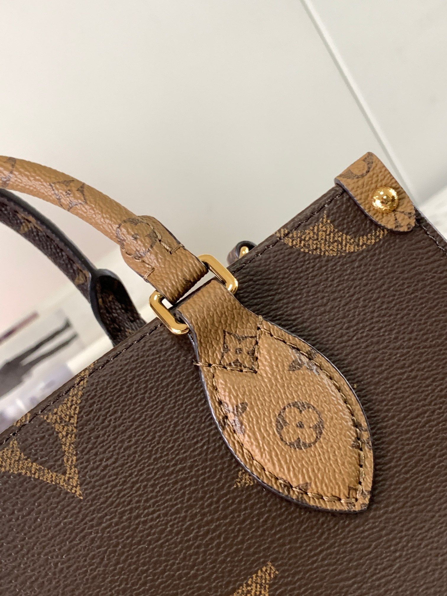 Louis Vuitton OnTheGo Small Handbag - Image 5