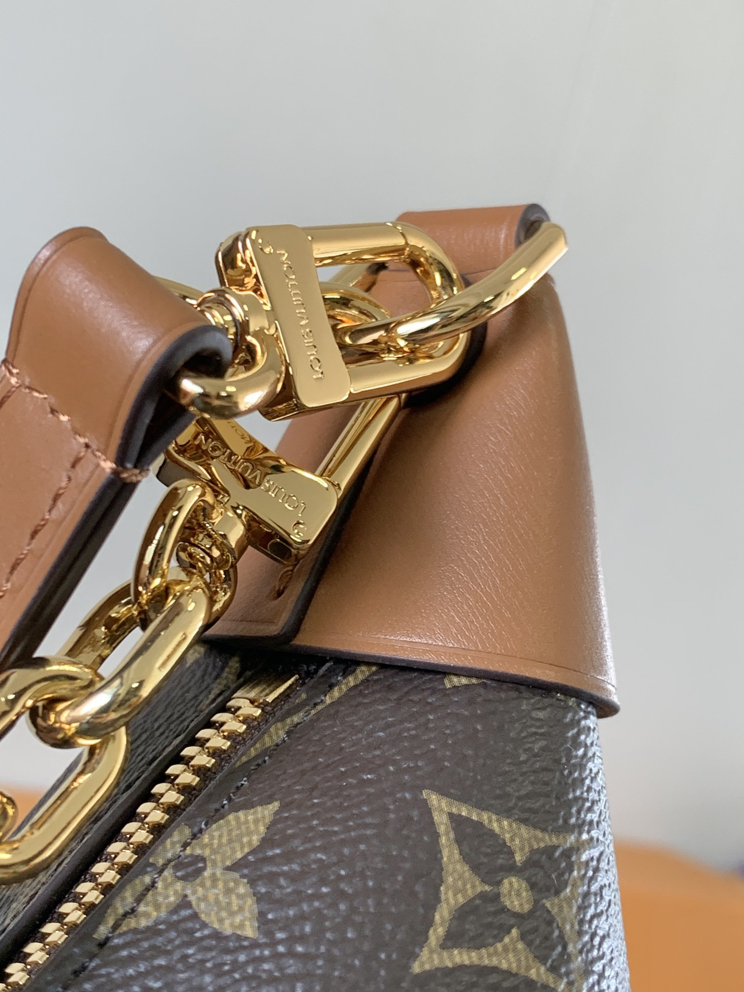 Louis Vuitton M46311 Large Moon Shoulder Bag in Classic Monogram Canvas - Image 5