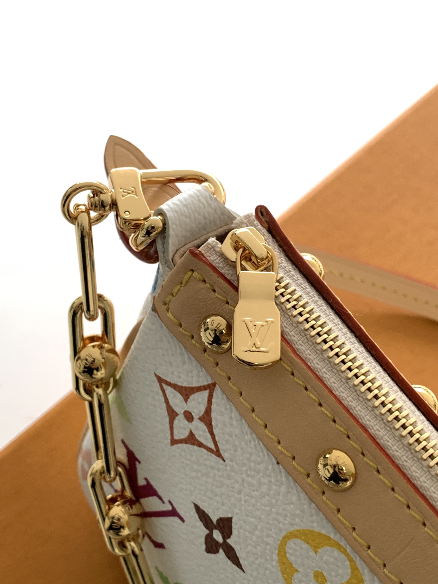 Louis Vuitton Pochette Accessoires Monogram Canvas Bag - Image 5