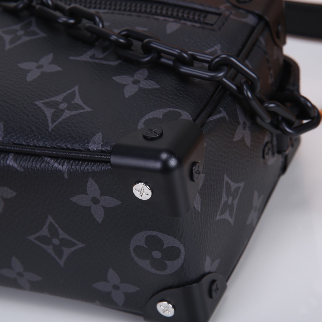 Louis Vuitton Soft Trunk Mini Shoulder Bag in Taurillon Leather - Image 5