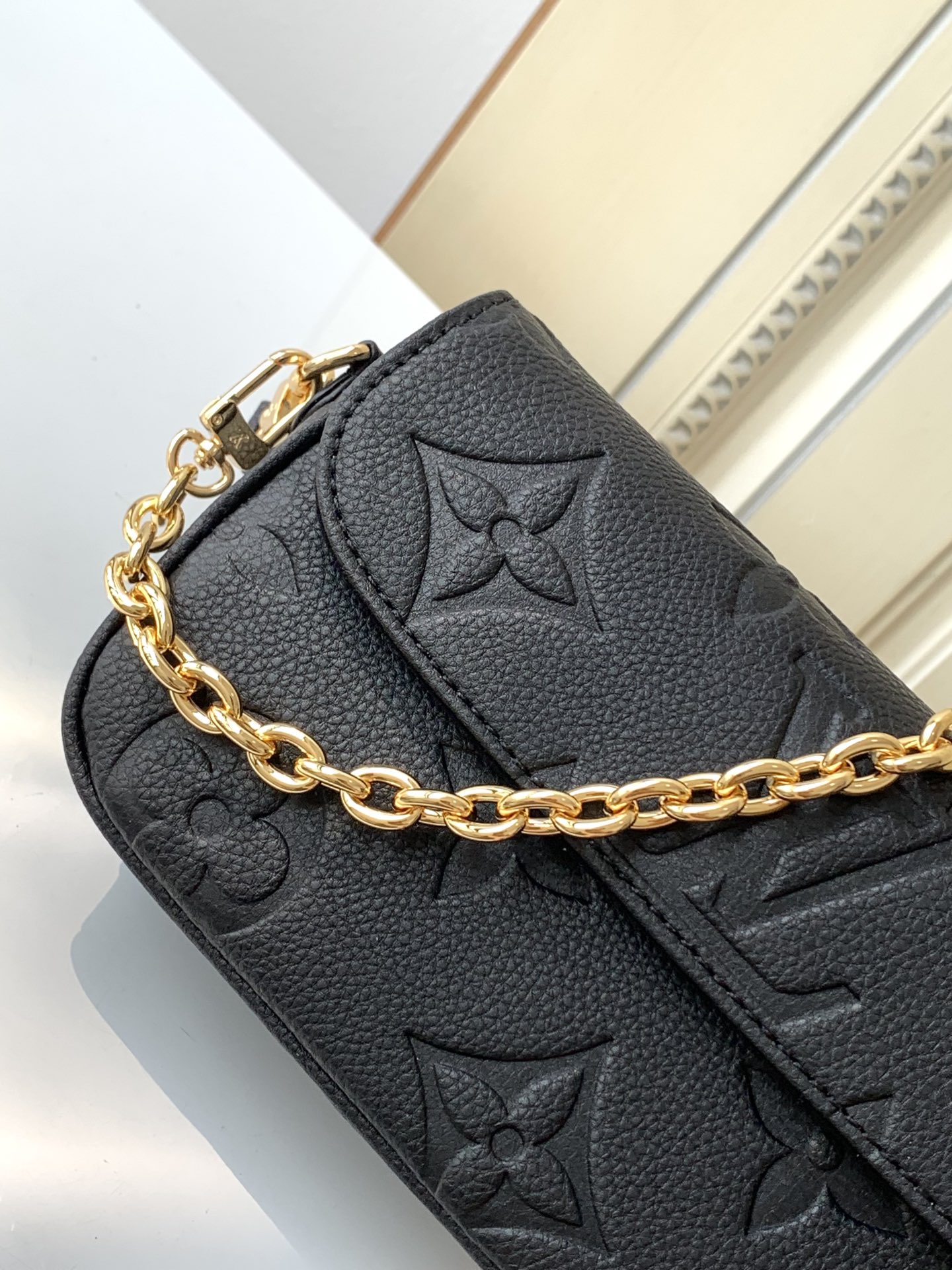 Monogram Wallet on Chain Crossbody Bag M82154 / M82211 - Image 5
