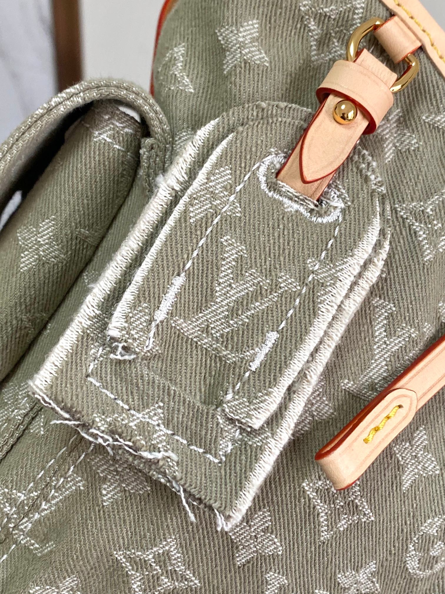 Louis Vuitton Carryall Cargo Small Handbag in Green Denim - Image 5