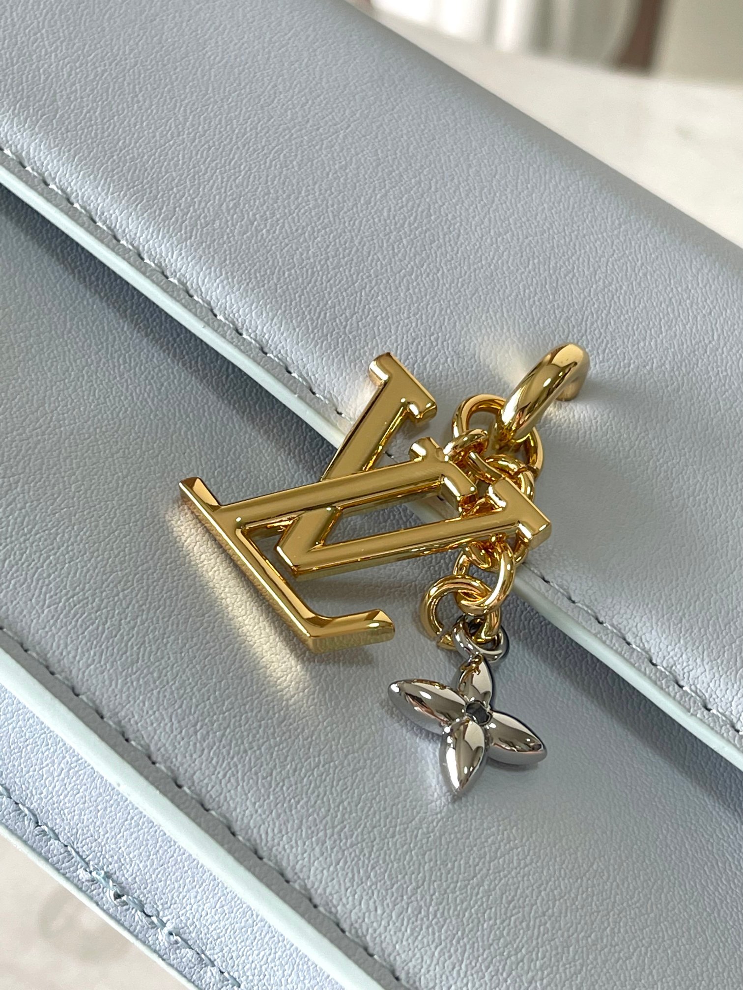 Louis Vuitton LV Bloom Wallet on Chain Crossbody Bag - Image 5