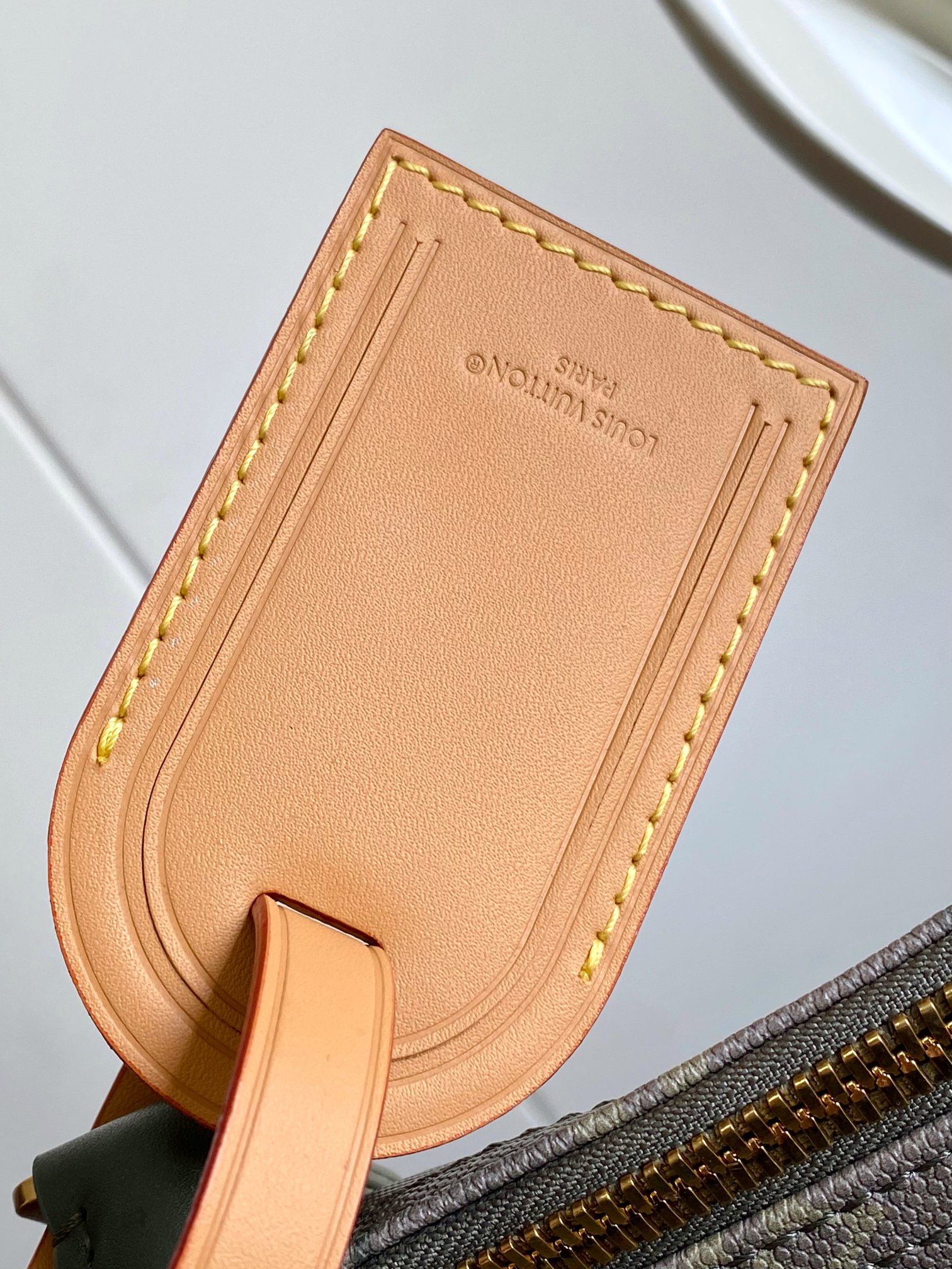 Louis Vuitton Keepall 50 Travel Bag in Monogram Canvas - Image 5