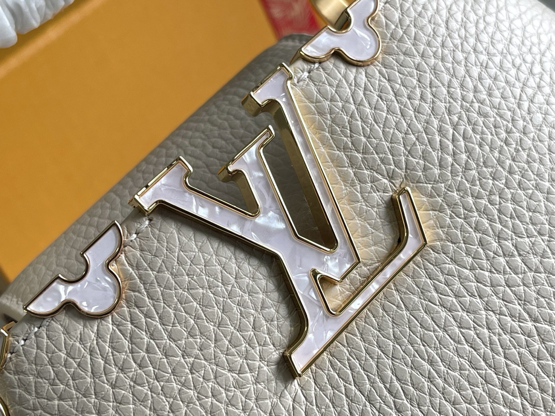 Louis Vuitton Capucines BB Handbag - Image 5