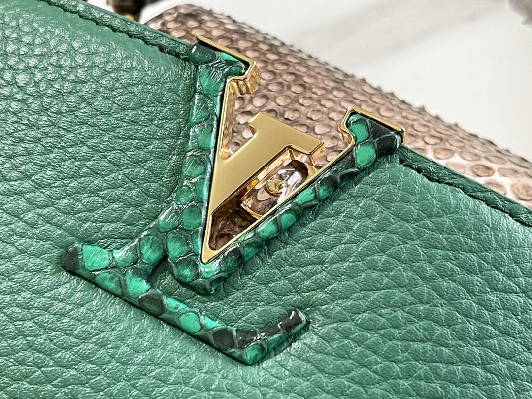 Louis Vuitton Capucines BB Handbag - Image 5