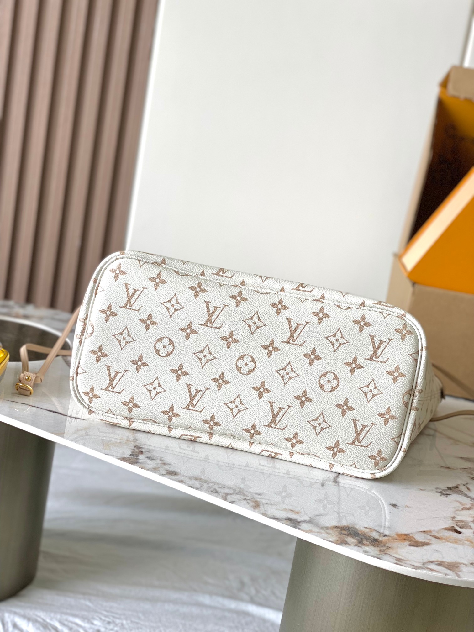 Louis Vuitton Neverfull Inside Out MM Tote Bag - Image 5