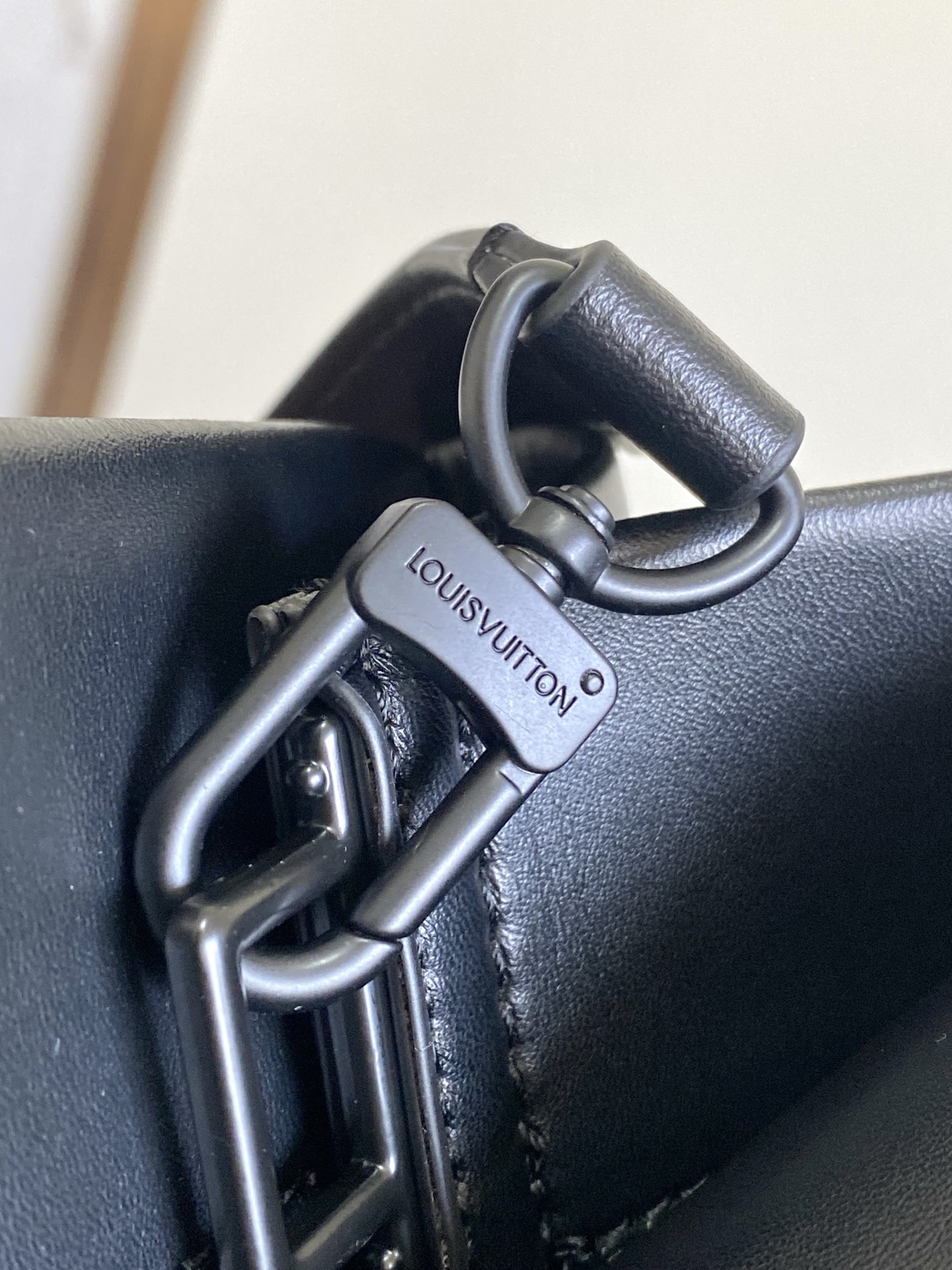 Medium Leather Handbag with Top Handles and Detachable Shoulder Strap - Image 5