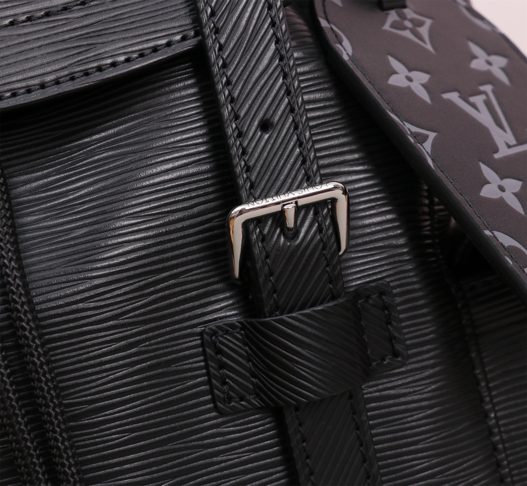 Louis Vuitton Christopher Backpack in Epi Leather - Image 5