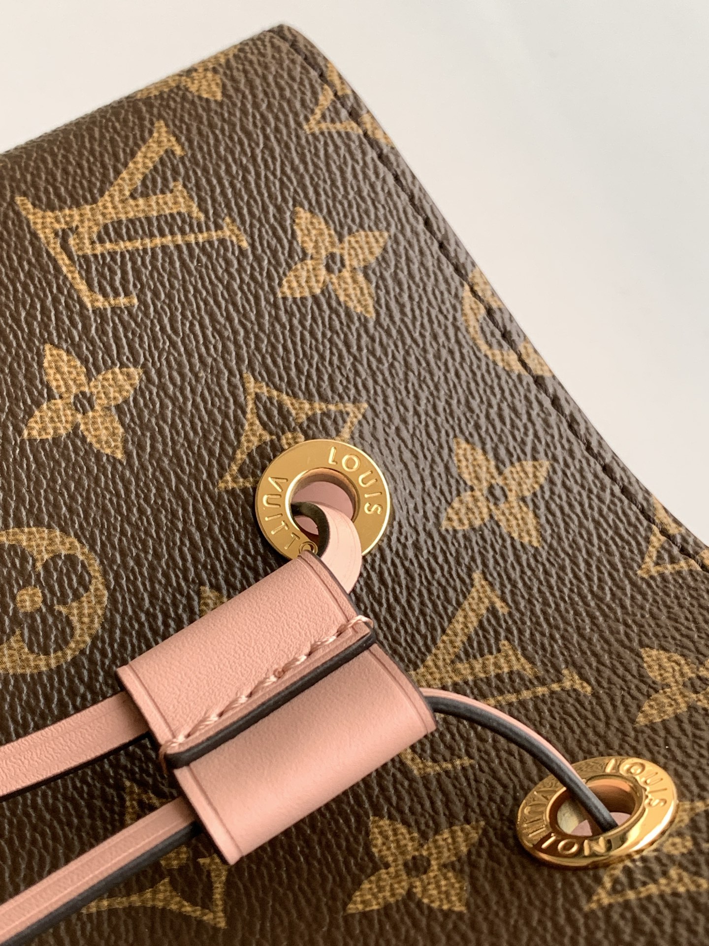 Louis Vuitton NéoNoé Monogram Bucket Bag - Image 5