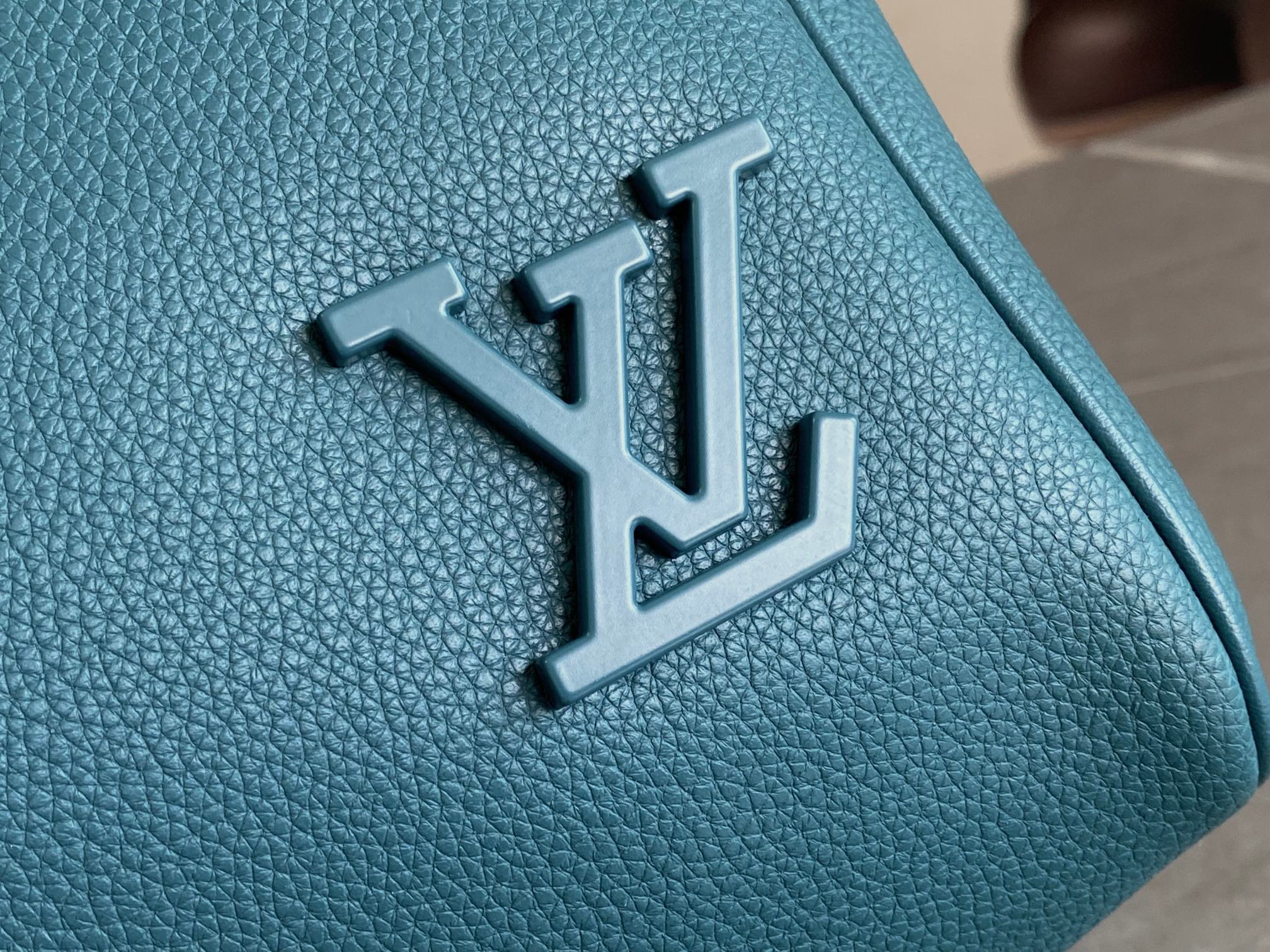 Louis Vuitton Keepall Bandoulière 50 Travel Bag - Image 5