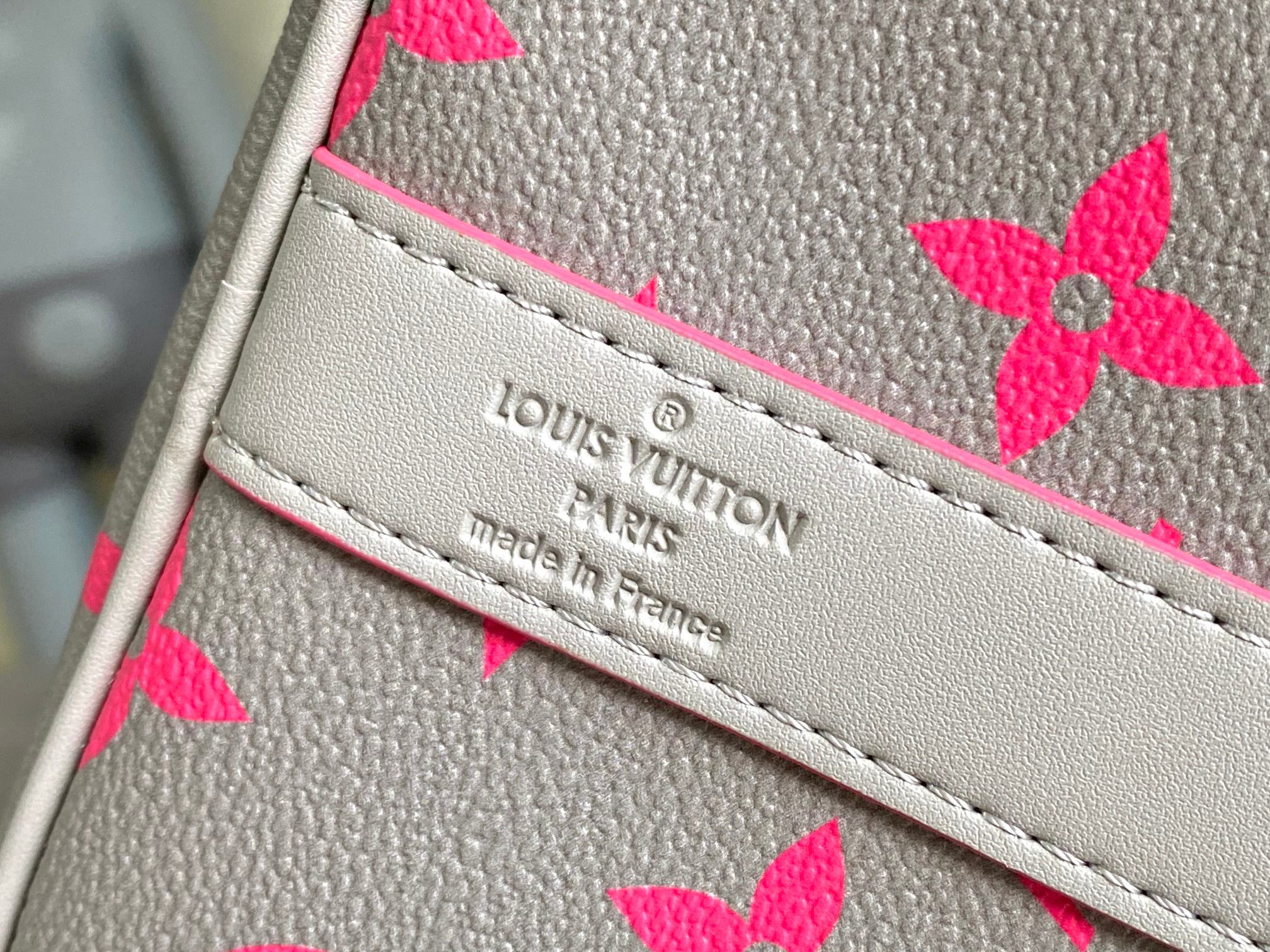 Louis Vuitton Keepall Bandoulière 35 Travel Bag - Image 5