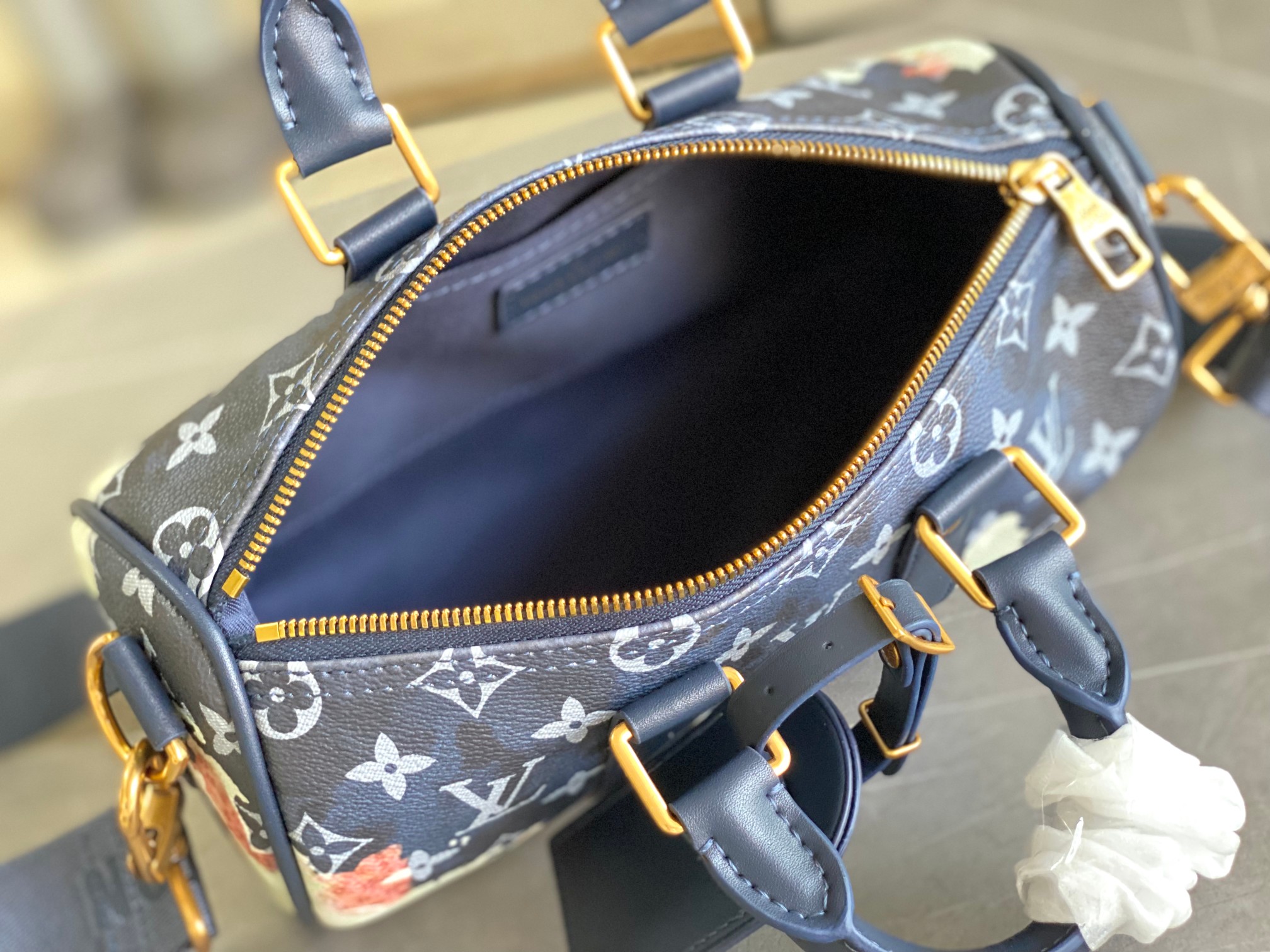 Louis Vuitton Keepall Bandoulière 25 M46804 Blue Flame Shoulder Bag - Image 5