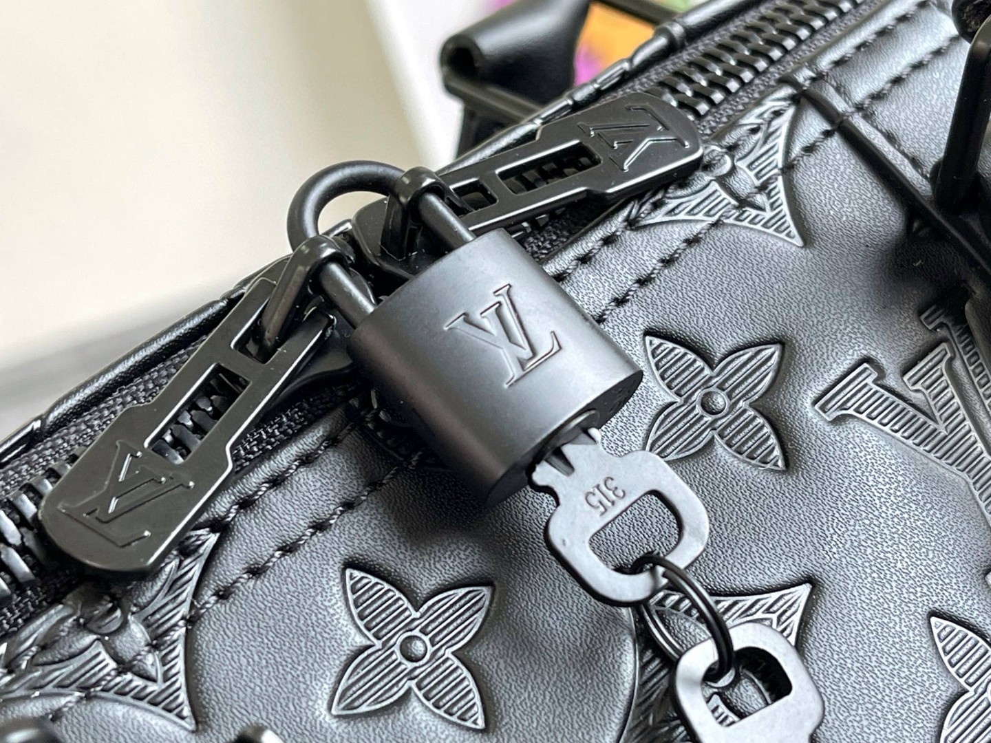 Louis Vuitton Keepall Bandoulière 50 Monogram Shadow Travel Bag - Image 5