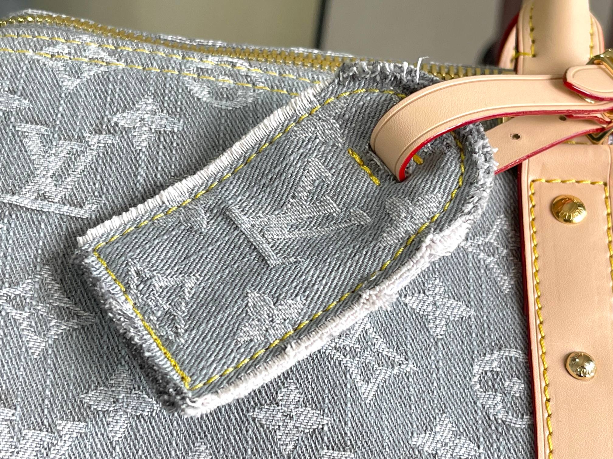 Louis Vuitton Keepall Bandoulière 45 Travel Bag - Image 5