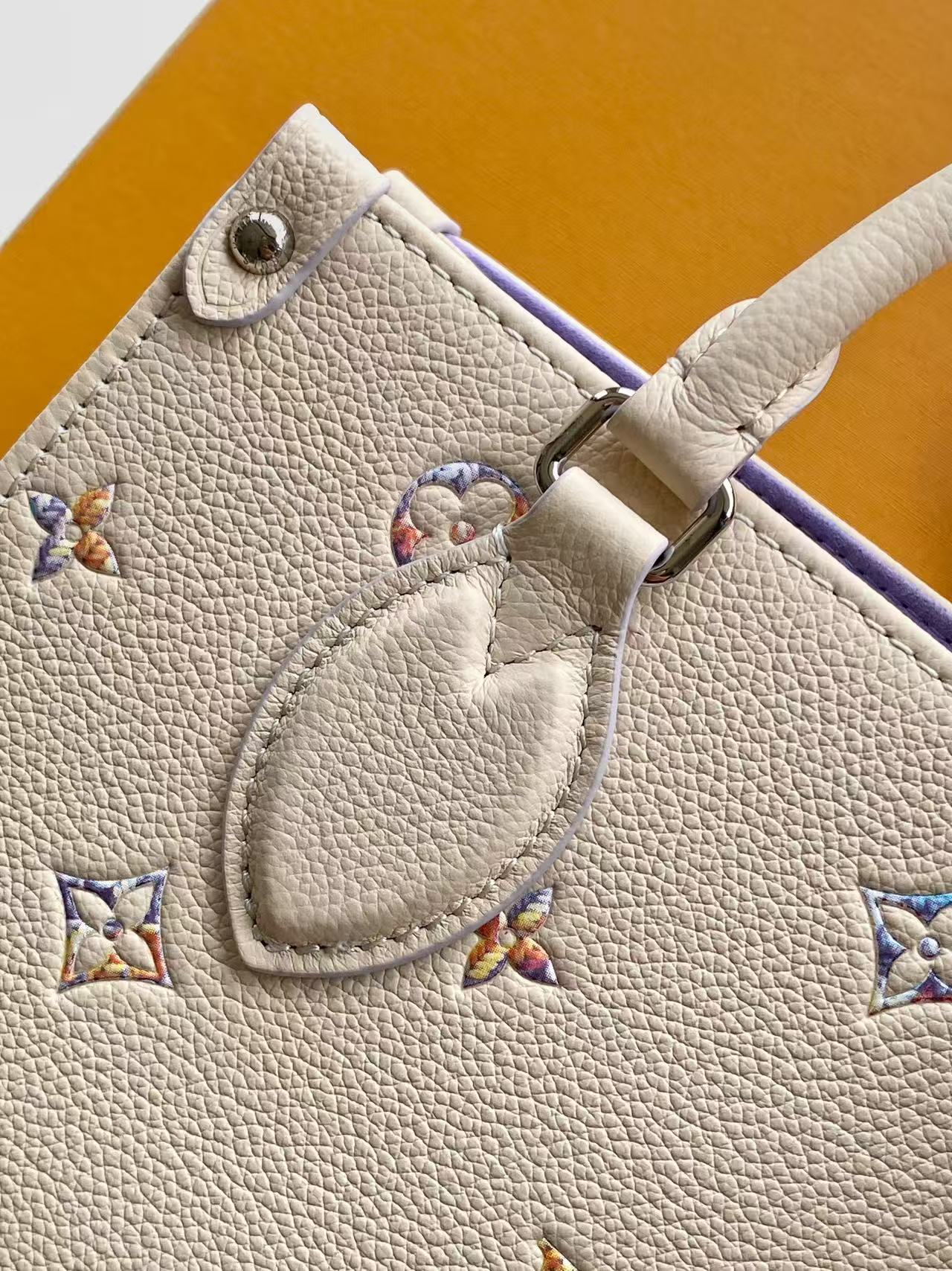Louis Vuitton OnTheGo Small Handbag in Monogram Empreinte Leather, Iridescent Purple - Image 5
