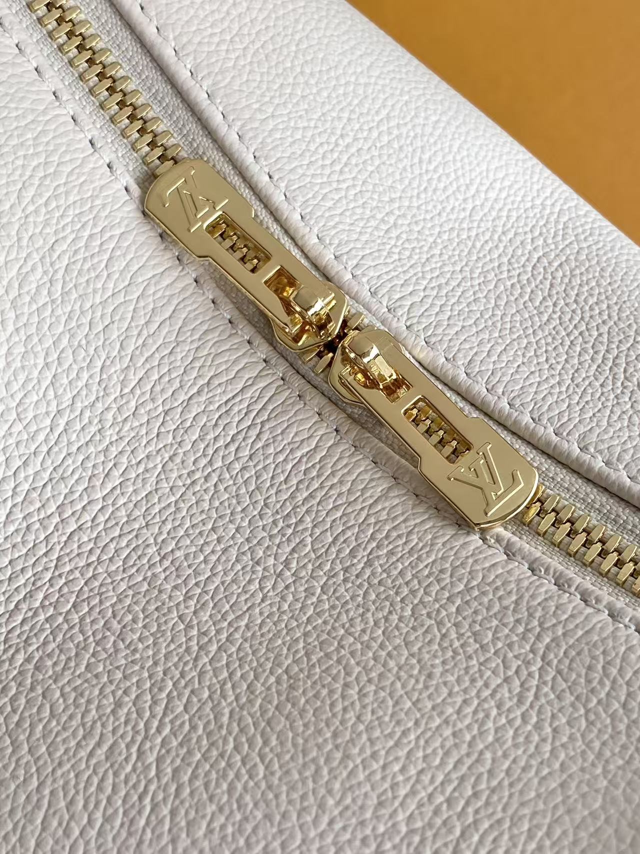 Louis Vuitton Express Small Handbag with Monogram Pattern - Image 5