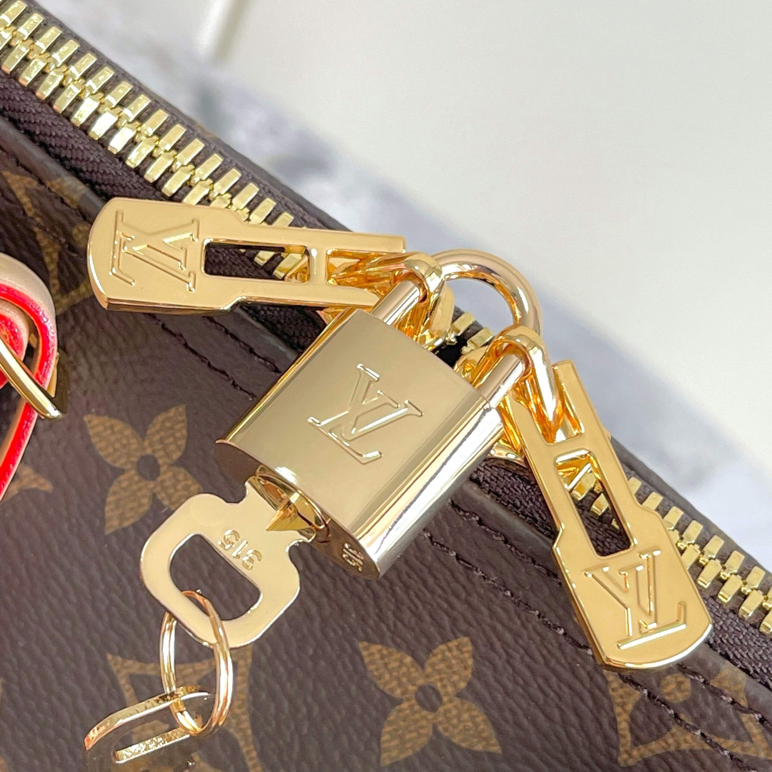 Louis Vuitton Keepall Bandoulière 45 Travel Bag – Monogram Eclipse - Image 5