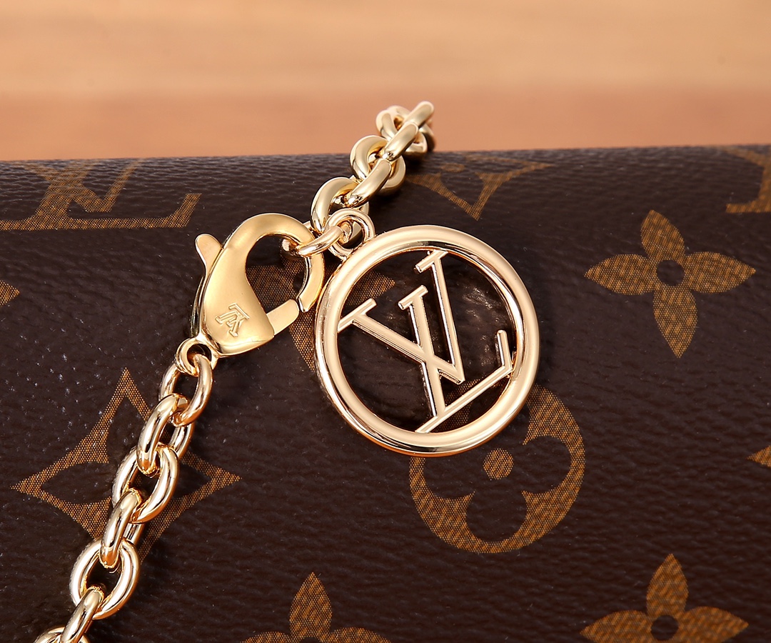 Lily Wallet On Chain in Monogram Canvas - Image 5