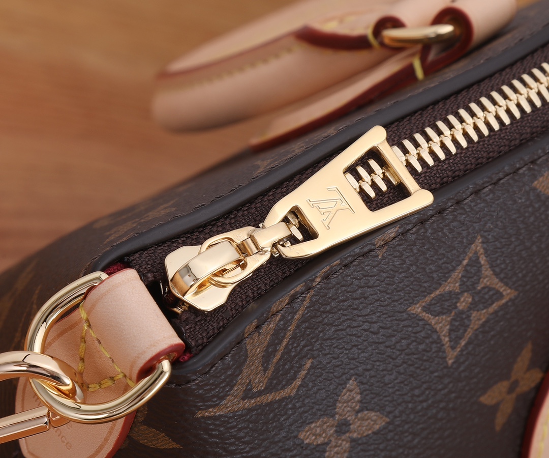 Louis Vuitton Boétie Small Zipper Tote Bag - Image 5
