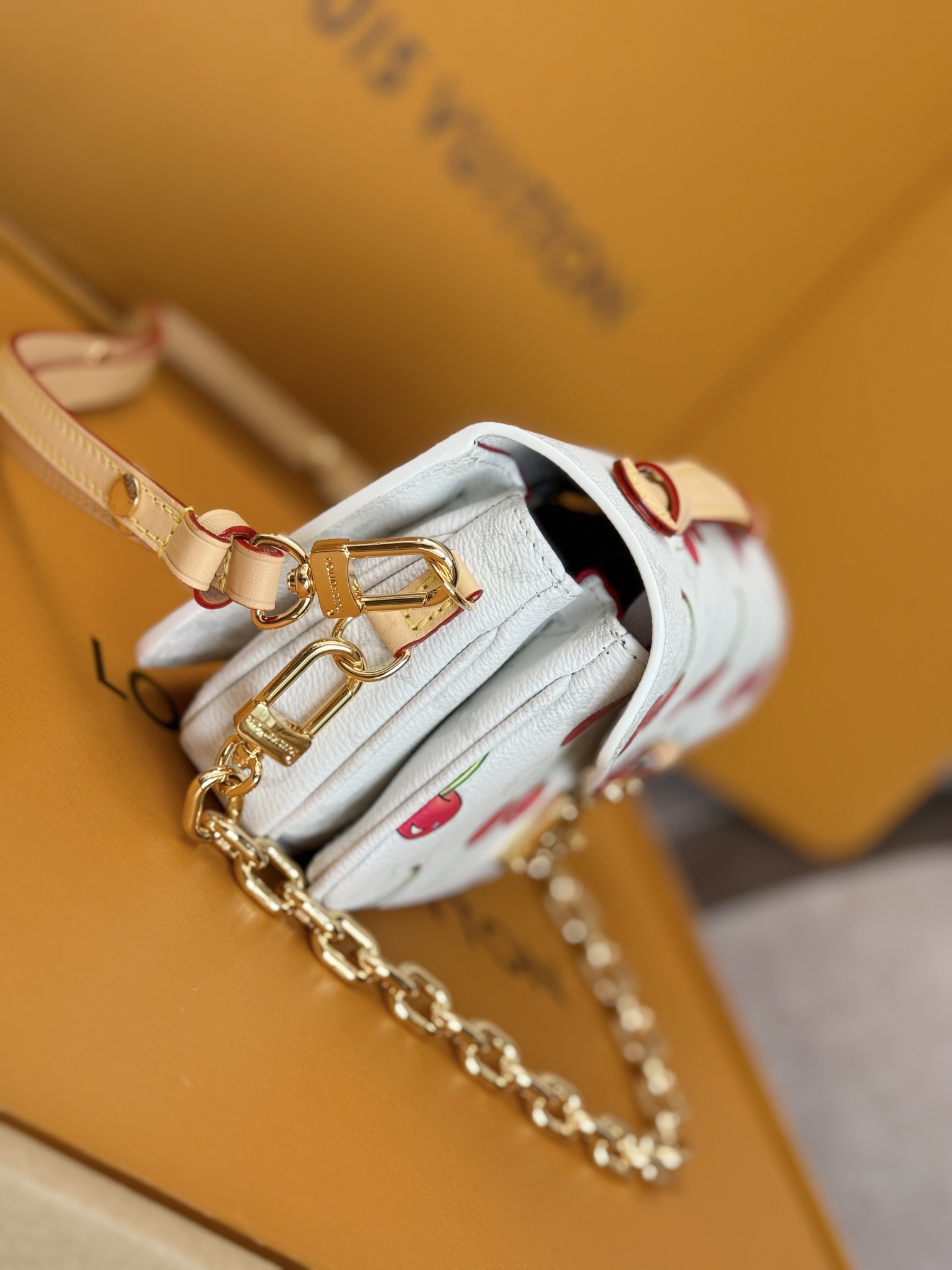 Louis Vuitton Pochette Métis East West Monogram Cherry Shoulder Bag - Image 5