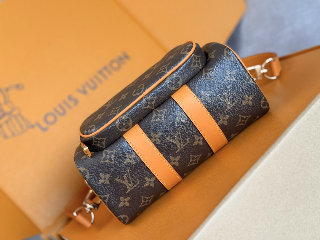 Louis Vuitton Keepall 25 Cargo Handbag in Monogram Canvas - Image 5