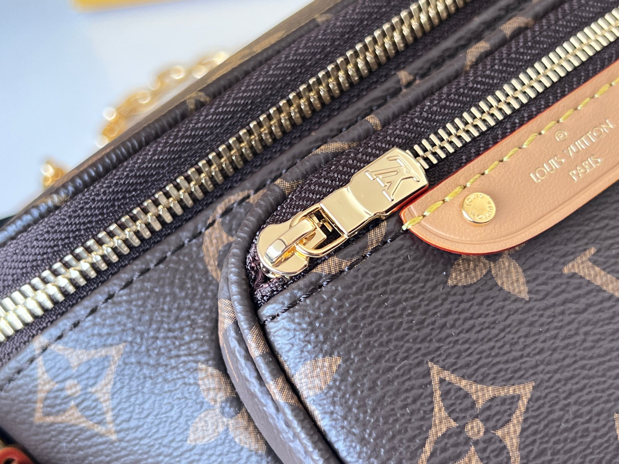 Louis Vuitton Mini Bumbag M82335 in Monogram Empreinte Leather - Image 5