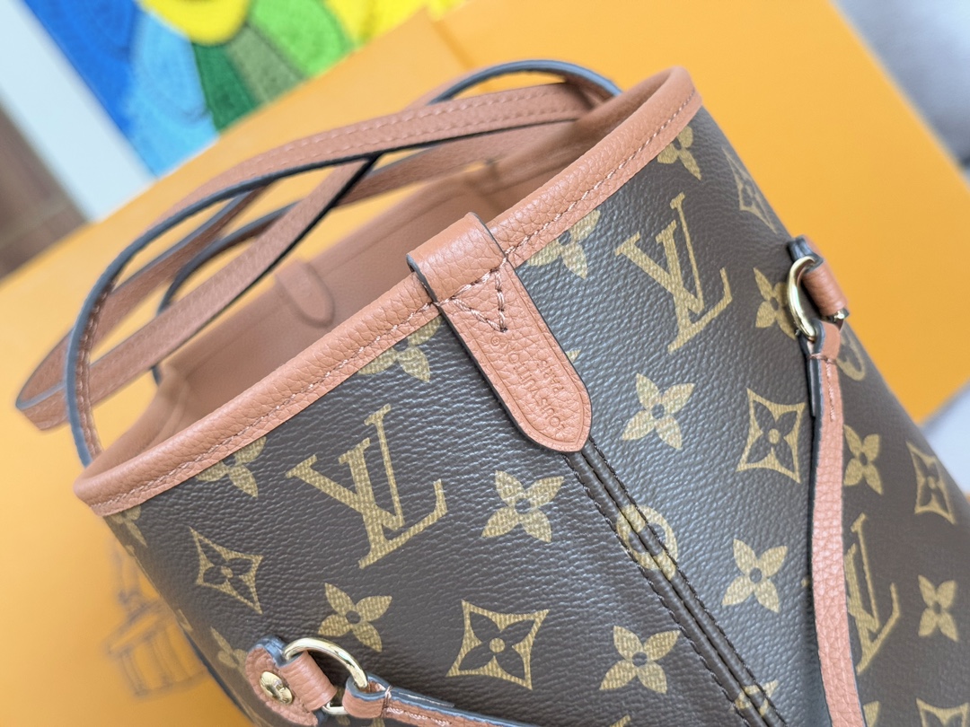 Louis Vuitton Neverfull MM Tote Bag in Damier Azur Canvas - Image 5