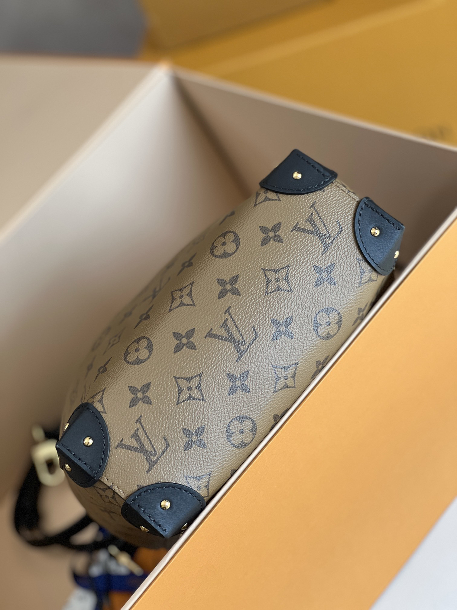 Louis Vuitton Noé Monogram Reverse Bucket Shoulder Bag M13324 - Image 5