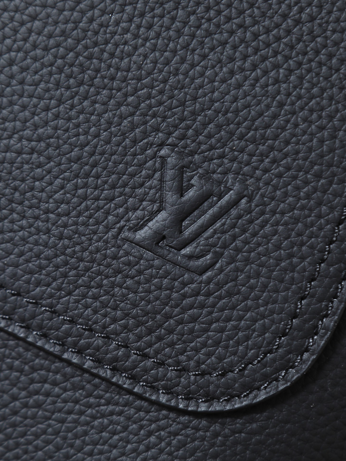 Louis Vuitton Fastline M15262 Black Leather Backpack - Image 5