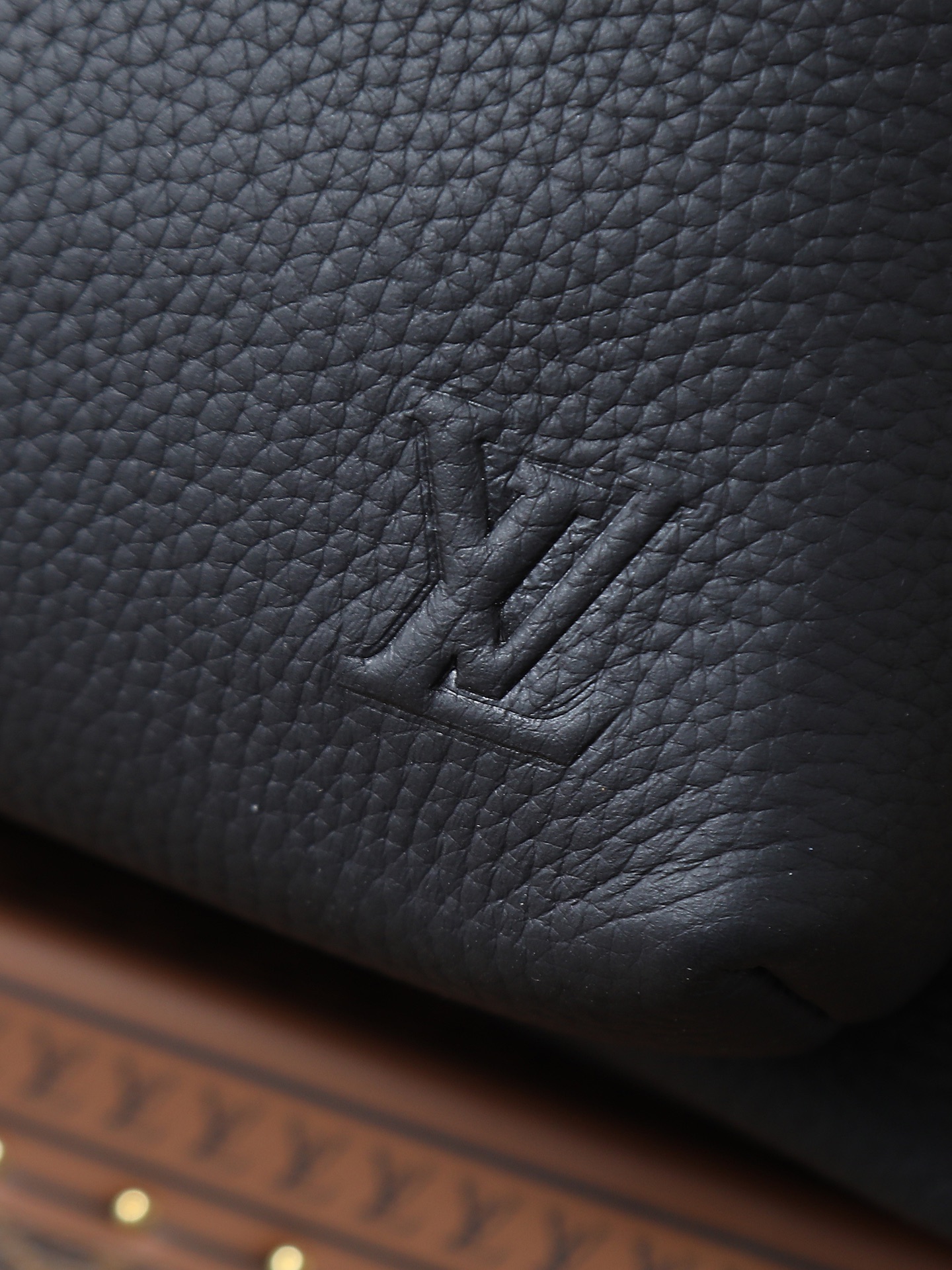 Louis Vuitton Discovery Work Laptop Briefcase - Image 5