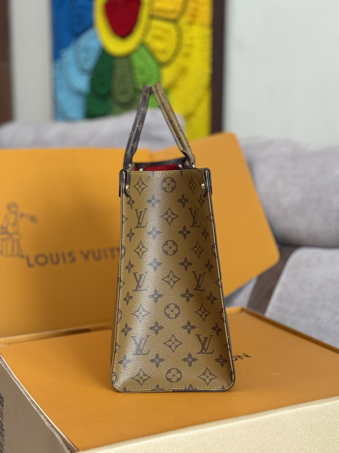 Louis Vuitton Onthego MM Monogram Canvas Handbag - Image 5