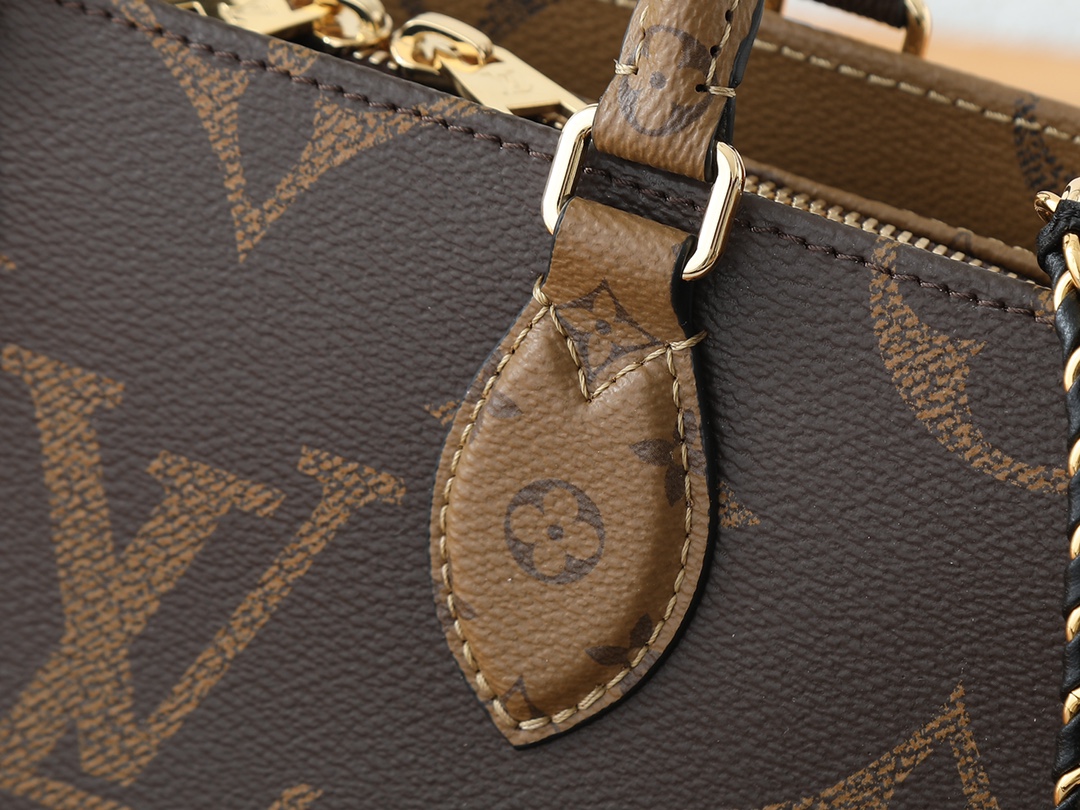 Louis Vuitton OnTheGo East West Handbag - Image 5