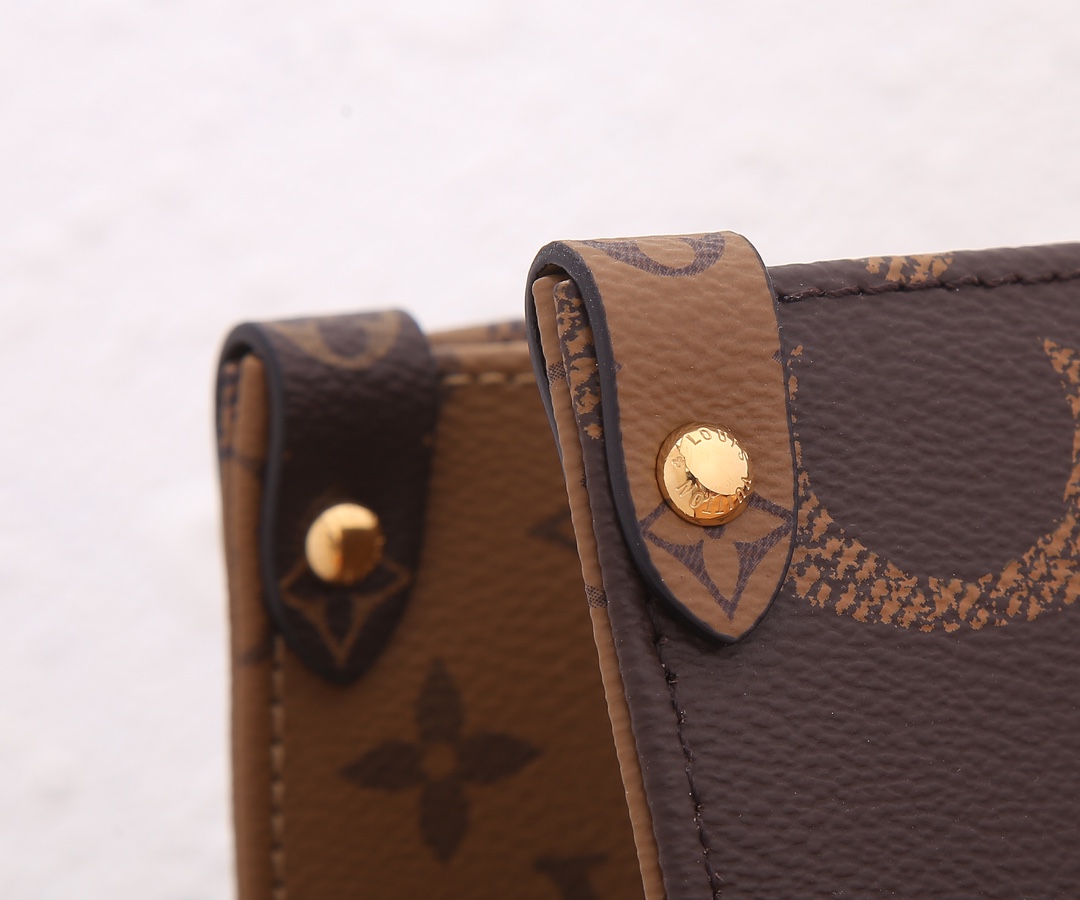 Louis Vuitton Onthego MM Tote Bag - Image 5