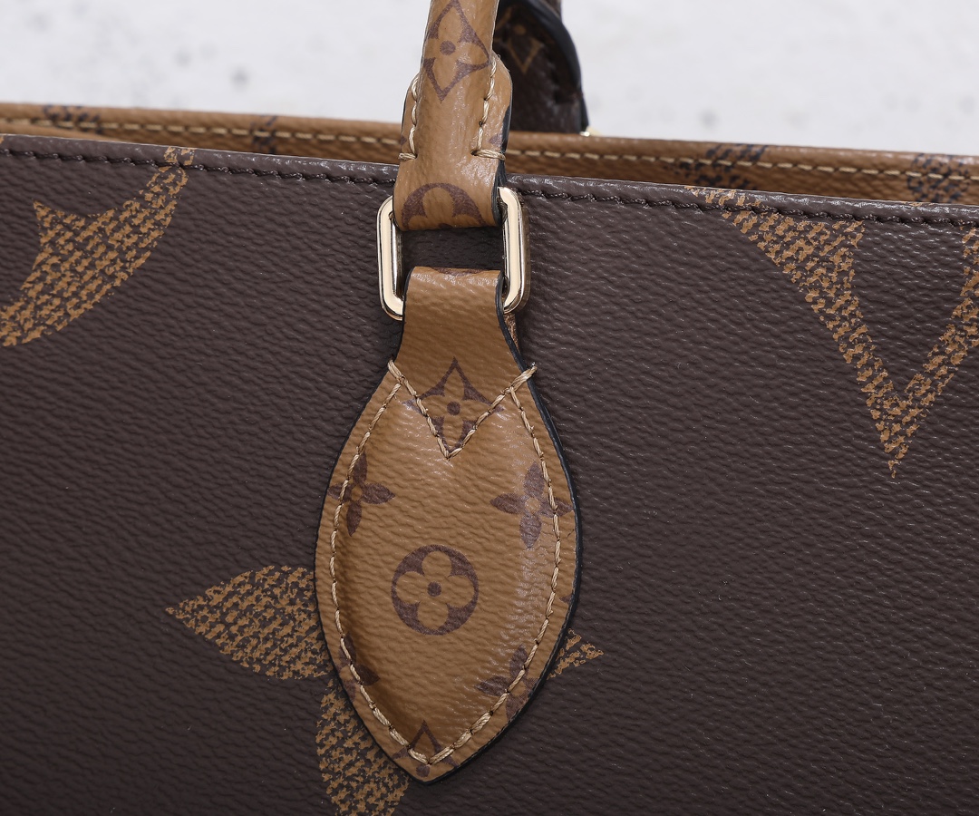 Louis Vuitton Onthego Medium Tote Bag - Image 5