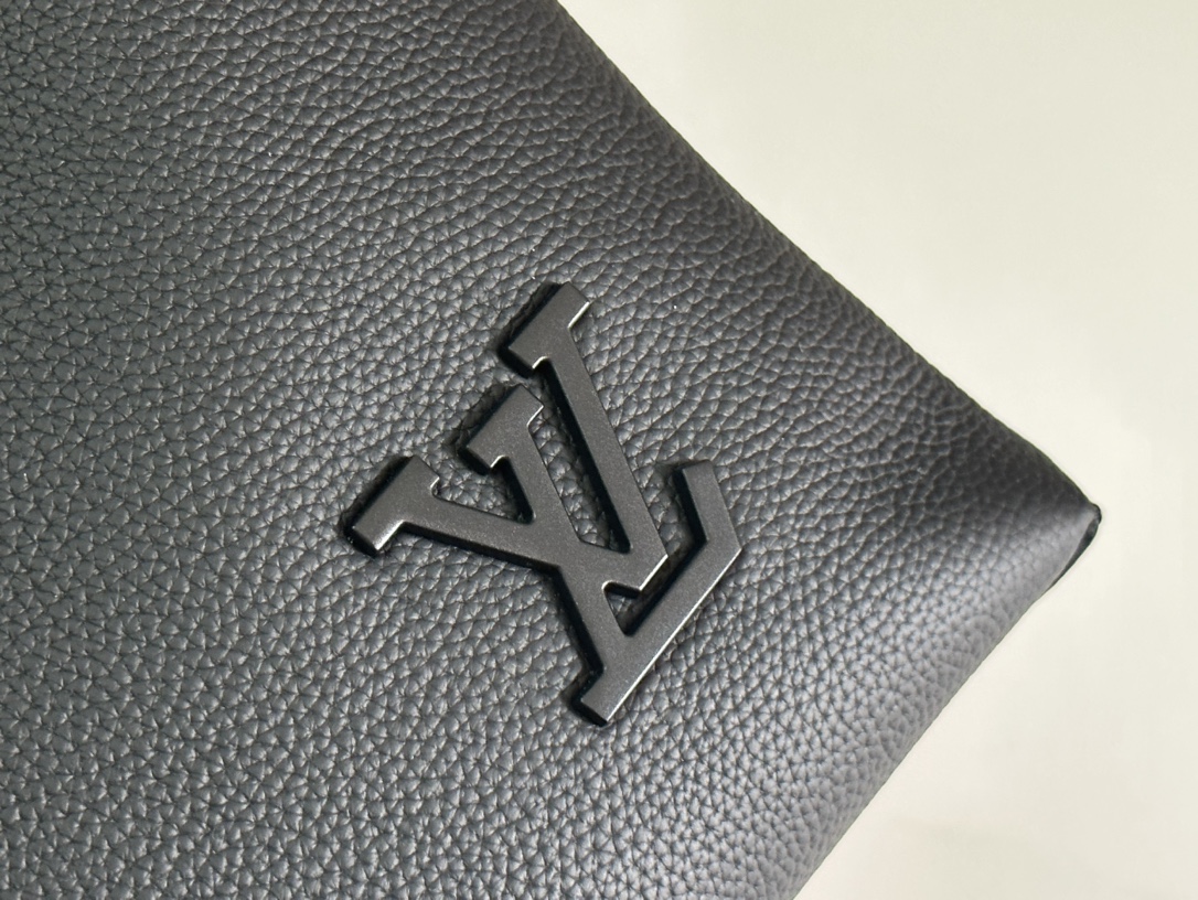 Louis Vuitton Pilot Tote Bag - Image 5