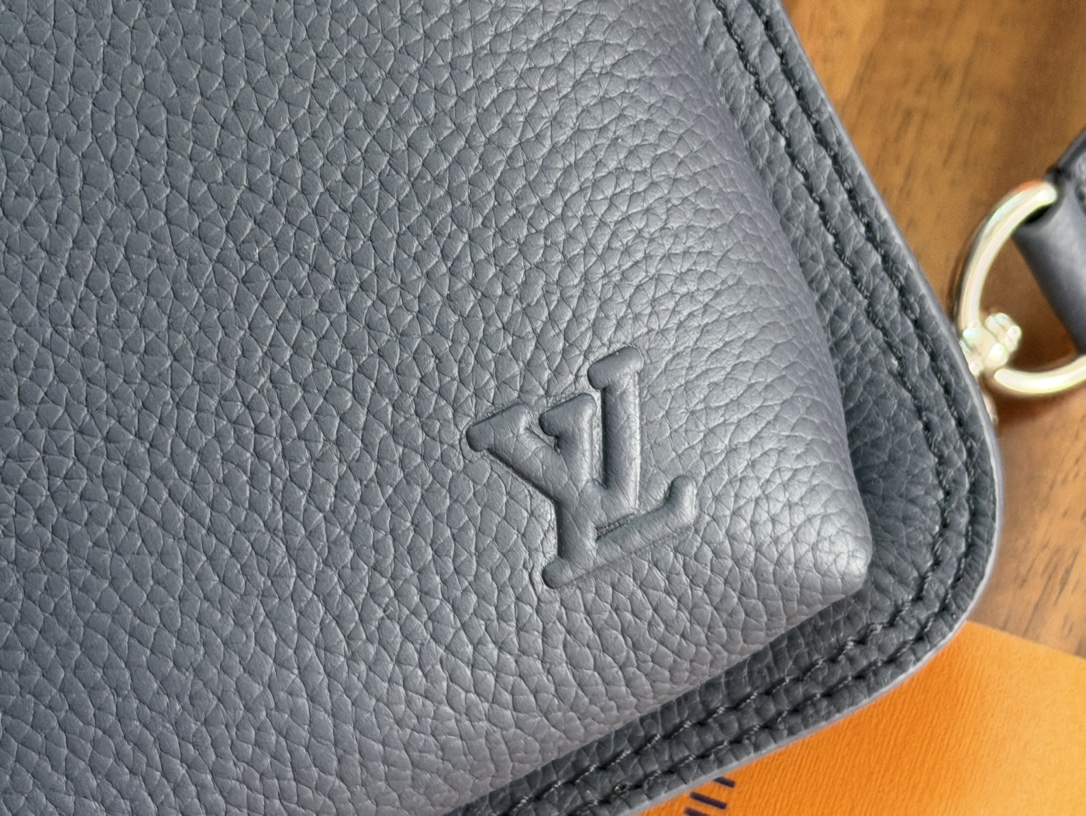 Louis Vuitton Avenue Sling Bag PM in Blue - M15256 - Image 5