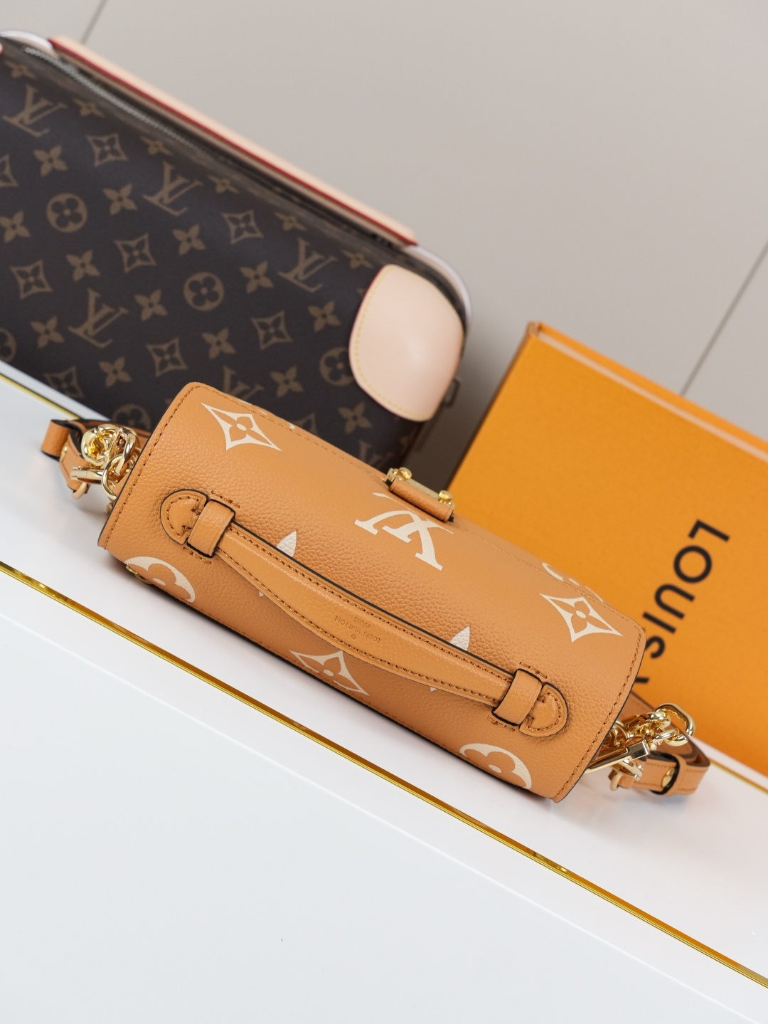 Louis Vuitton Pochette Métis East West Shoulder Bag in Monogram Empreinte Leather - Image 5