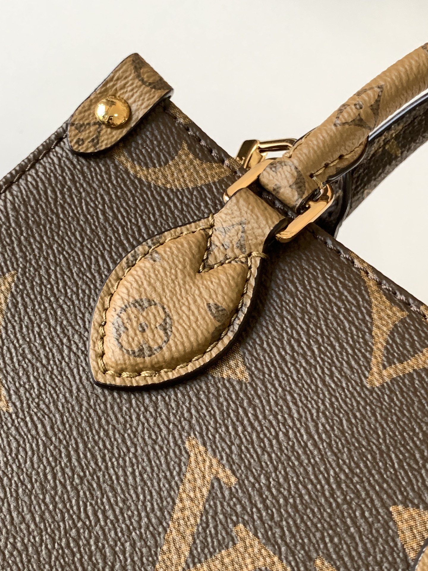 Louis Vuitton OnTheGo Mini Tote Bag M46839 - Image 5