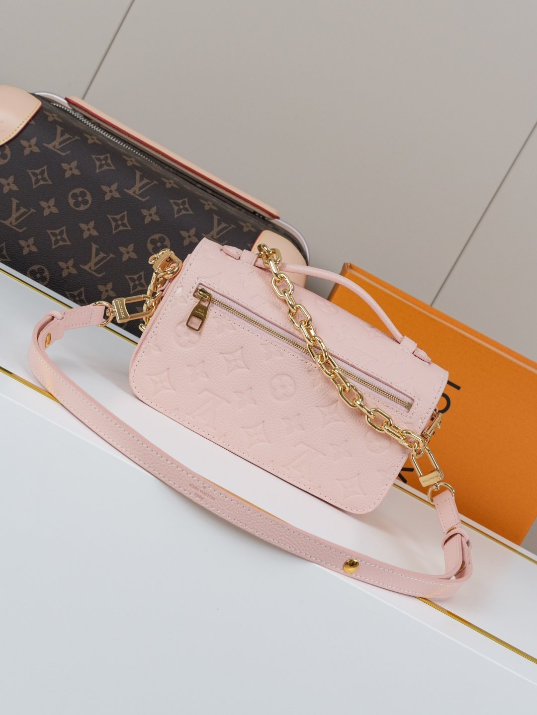 Louis Vuitton Pochette Métis East West Shoulder Bag - Image 5