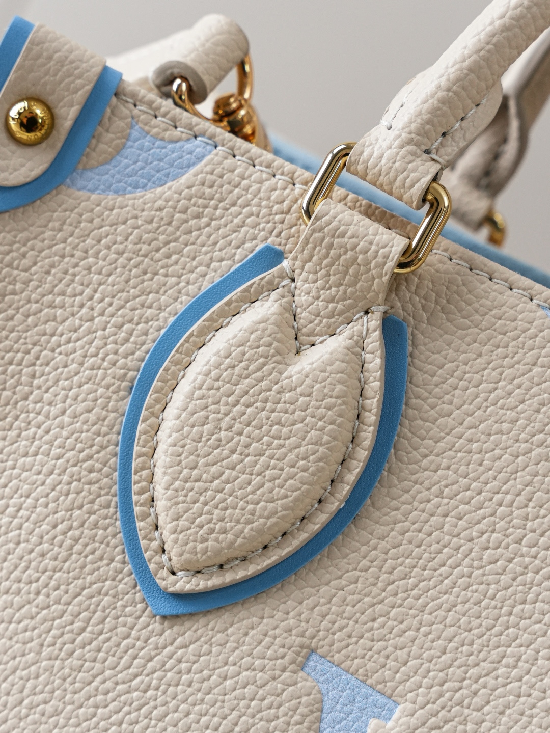 Louis Vuitton OnTheGo Small Tote Bag in Bicolor Monogram Empreinte Leather - Image 5