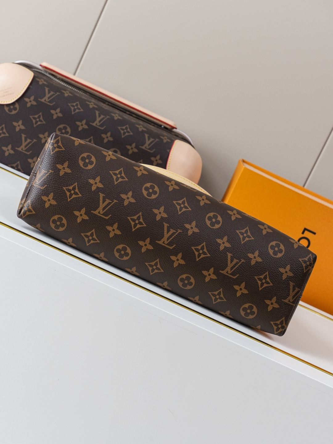 Louis Vuitton Ever More Small Handbag - Image 5