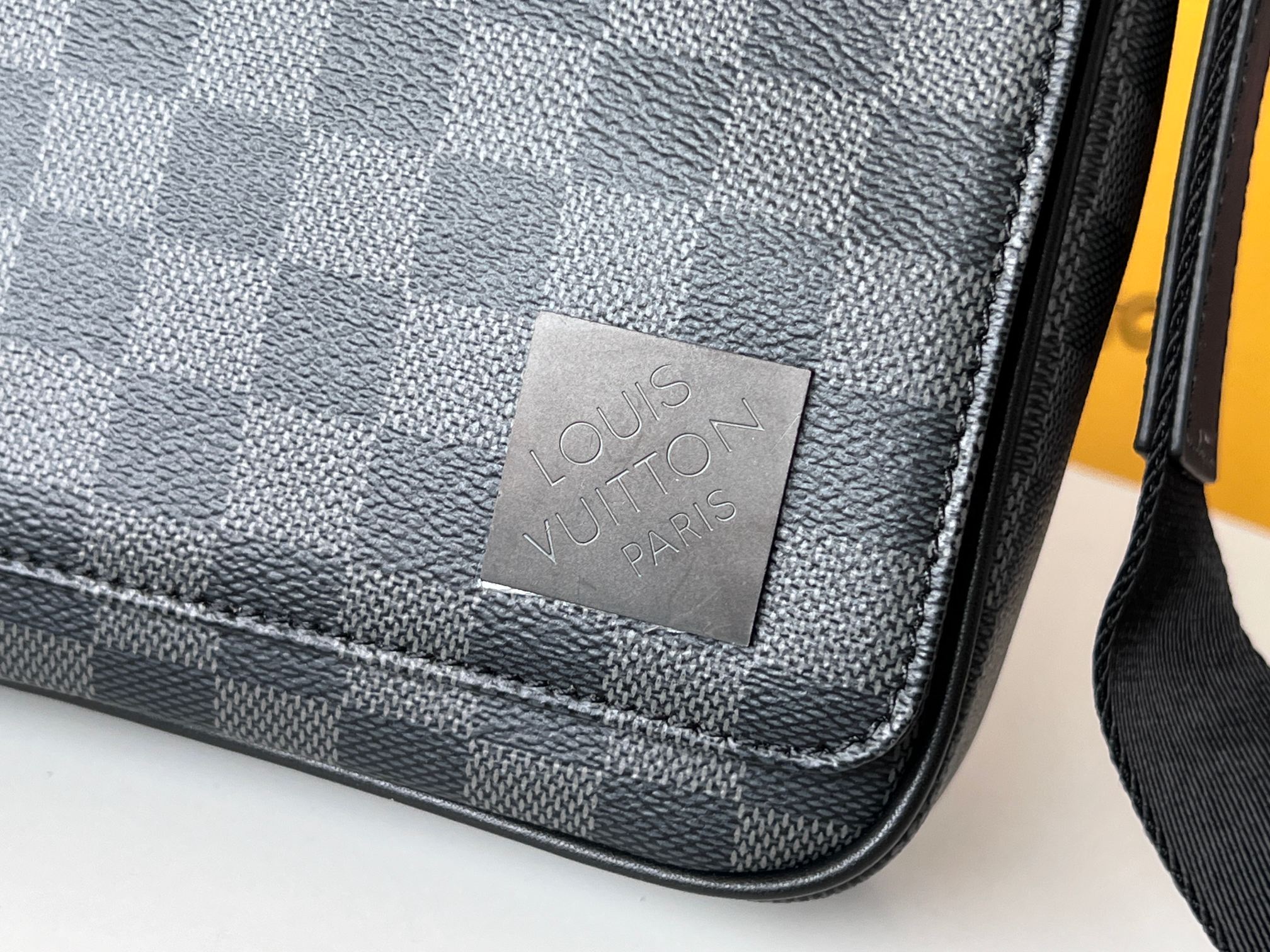 Louis Vuitton District Small Messenger Bag N42710 – Damier Graphite - Image 5