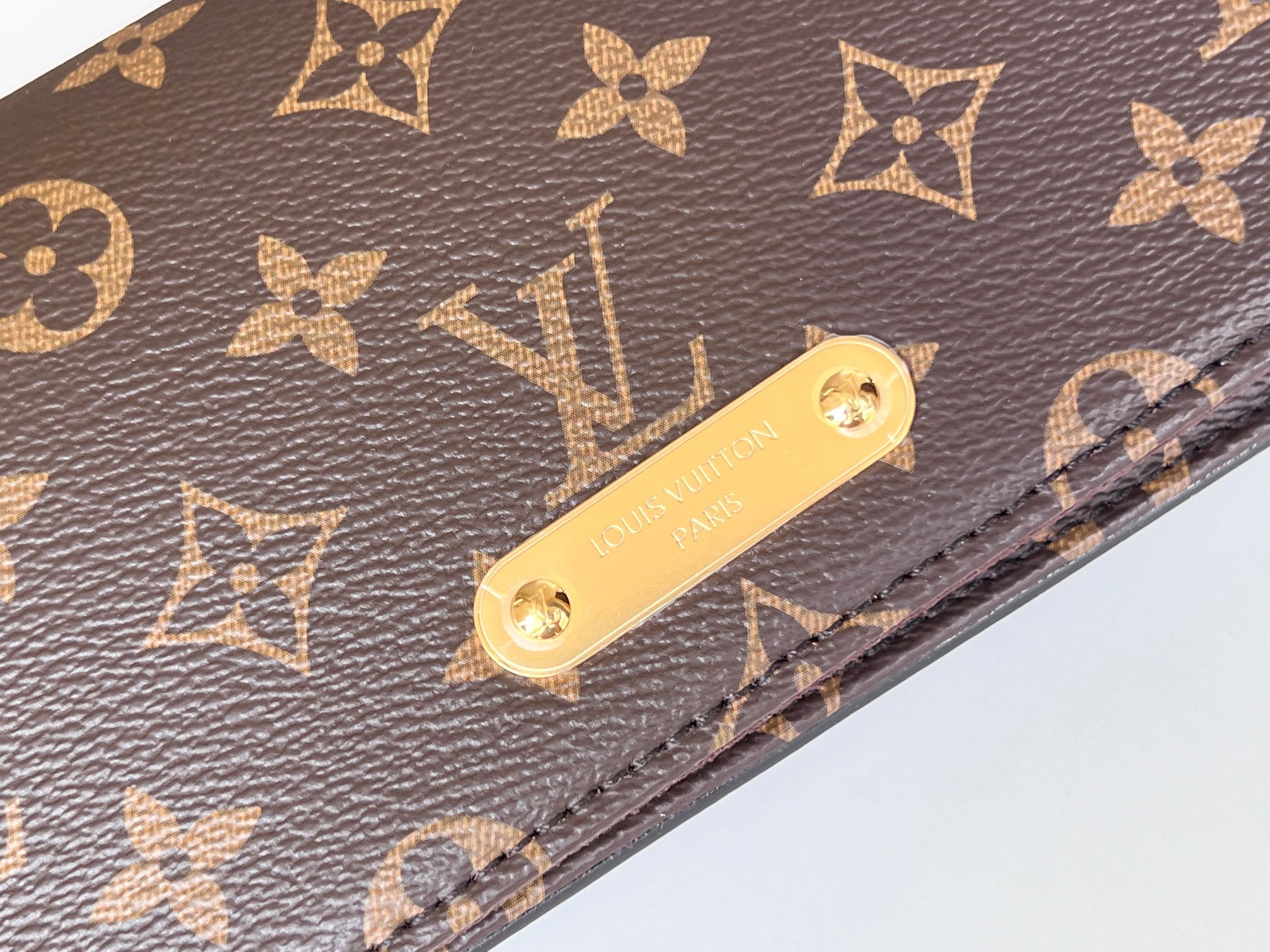 Lily Wallet on Chain - Image 5
